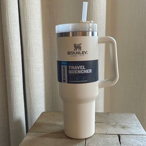 Stanley Travel Quencher Cream color 40 oz